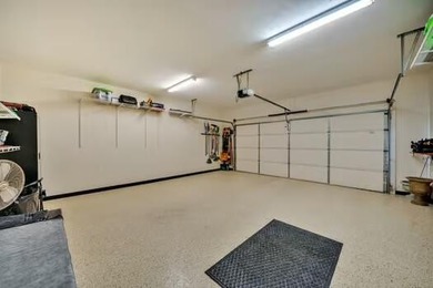 ***MOTIVATED SELLERS*** -Freshly painted decks. Top deck and - photo 45
