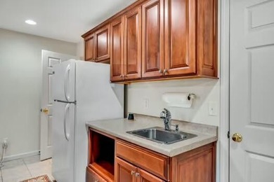 ***MOTIVATED SELLERS*** -Freshly painted decks. Top deck and - photo 54