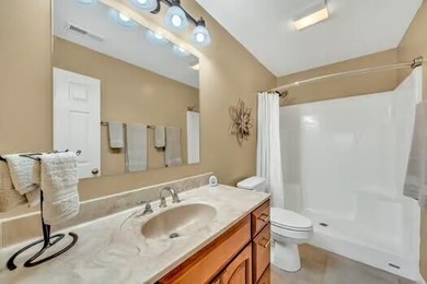 ***MOTIVATED SELLERS*** -Freshly painted decks. Top deck and - photo 60