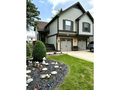 Lake Home For Sale in Streamwood, Illinois