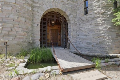 2 magnificent, medieval-style castles are now on the market - photo 10