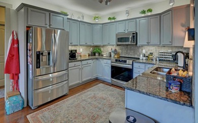 Experience lake living at its best in this beautifully crafted 4 - photo 11