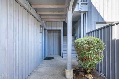 Welcome to effortless coastal living in the desirable Searidge - photo 12
