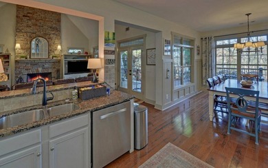 Experience lake living at its best in this beautifully crafted 4 - photo 12