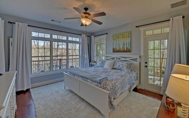 Experience lake living at its best in this beautifully crafted 4 - photo 13