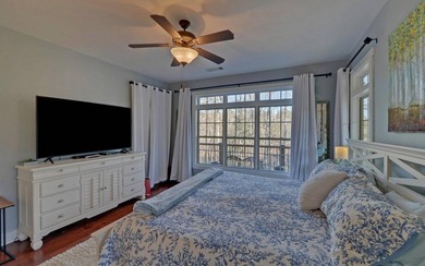 Experience lake living at its best in this beautifully crafted 4 - photo 14