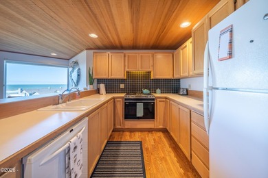 Welcome to effortless coastal living in the desirable Searidge - photo 15