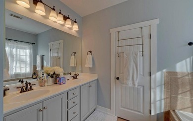 Experience lake living at its best in this beautifully crafted 4 - photo 16