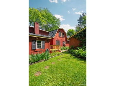 Rare opportunity to own a beautifully situated home in the heart - photo 17