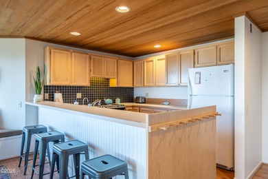 Welcome to effortless coastal living in the desirable Searidge - photo 19