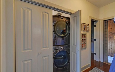 Experience lake living at its best in this beautifully crafted 4 - photo 20