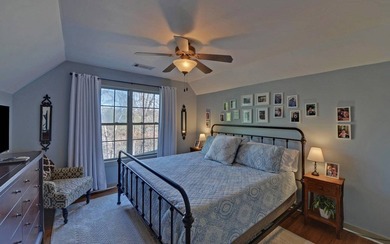 Experience lake living at its best in this beautifully crafted 4 - photo 31