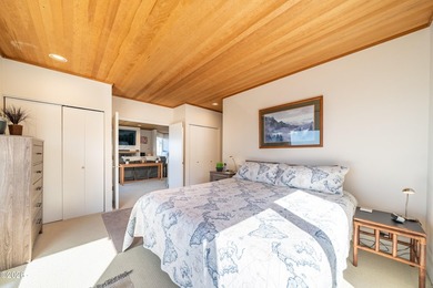 Welcome to effortless coastal living in the desirable Searidge - photo 32