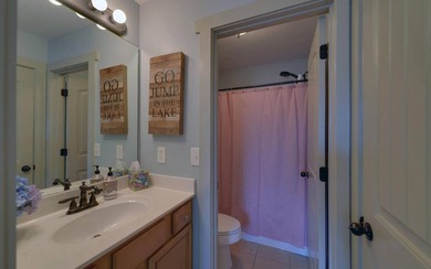 Experience lake living at its best in this beautifully crafted 4 - photo 33