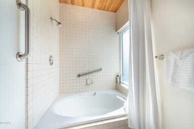 Welcome to effortless coastal living in the desirable Searidge - photo 36