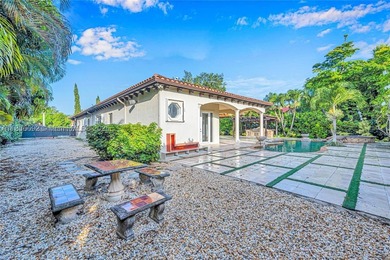 An Italian-inspired family villa situated on a quaint - photo 36