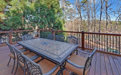 Experience lake living at its best in this beautifully crafted 4 - photo 38