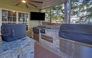 Experience lake living at its best in this beautifully crafted 4 - photo 42