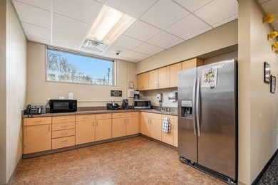 Over 5,000 square feet of office/medical space located close to - photo 11
