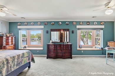 GORGEOUS FOX RIVERFRONT 3 BED / 2 BATH 2-STORY HOME WITH 58 FEET - photo 19