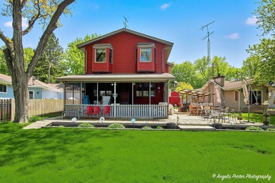 GORGEOUS FOX RIVERFRONT 3 BED / 2 BATH 2-STORY HOME WITH 58 FEET - photo 32