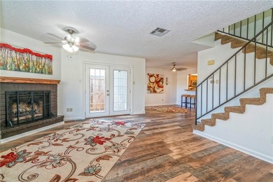 Discover the charm of this refreshed 2-bedroom, 2.5-bathroom - photo 6