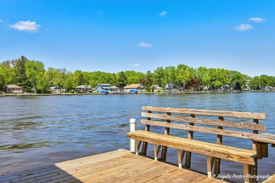 GORGEOUS FOX RIVERFRONT 3 BED / 2 BATH 2-STORY HOME WITH 58 FEET - photo 36