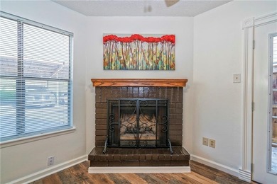 Discover the charm of this refreshed 2-bedroom, 2.5-bathroom - photo 7