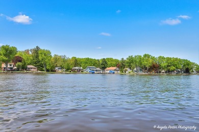 GORGEOUS FOX RIVERFRONT 3 BED / 2 BATH 2-STORY HOME WITH 58 FEET - photo 37