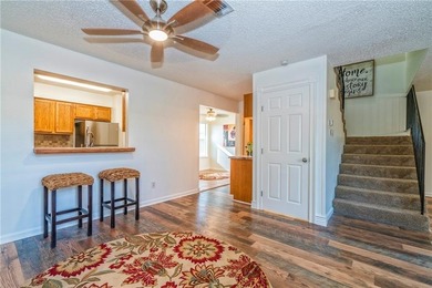 Discover the charm of this refreshed 2-bedroom, 2.5-bathroom - photo 10