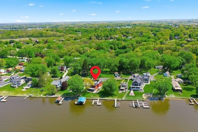 GORGEOUS FOX RIVERFRONT 3 BED / 2 BATH 2-STORY HOME WITH 58 FEET - photo 49