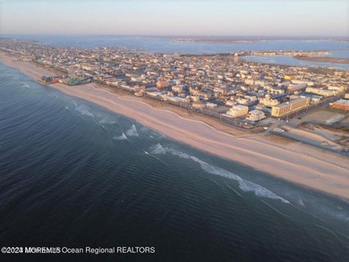 Amazing Ocean Block New Construction 6 Bed/4 Bath w Ocean Views