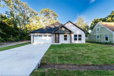 Lake Home For Sale in Mabank, Texas