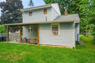 Located in the charming village of Greenwood Lake, this colonial - photo 24