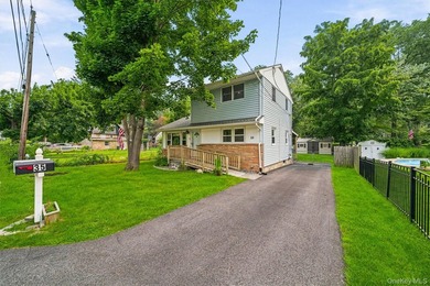 Located in the charming village of Greenwood Lake, this colonial - photo 30