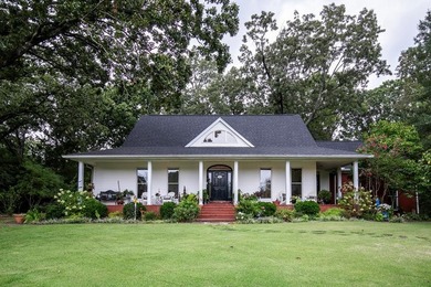 Serene, tranquil, waterfront home on 39 acres! Tree lined - photo 1
