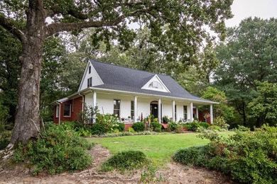Serene, tranquil, waterfront home on 39 acres! Tree lined - photo 2