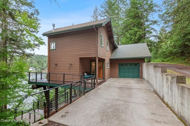 SPECTACULAR HOME IN BEAUTIFUL ROCKFORD BAY, ''NO WAKE ZONE - photo 2