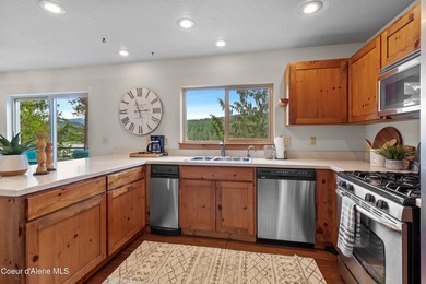 SPECTACULAR HOME IN BEAUTIFUL ROCKFORD BAY, ''NO WAKE ZONE - photo 9