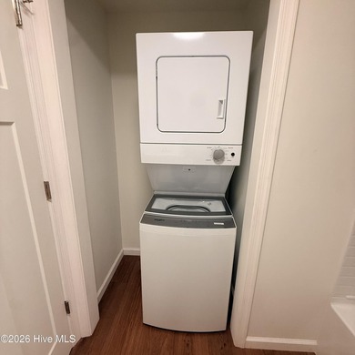 Move right in to this charming 2-bedroom, 1-bath home featuring - photo 12