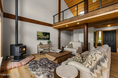 Updated townhome in a tucked-away, lovely waterfront community - photo 14