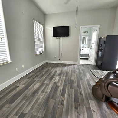 Assumable Mortgage at low interest rate !! Corner Lot, half of - photo 14