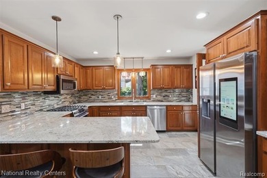 Timeless Beauty with Rare Flexible Living Space in the Heart of - photo 15