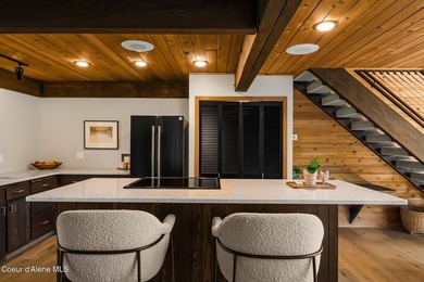 Updated townhome in a tucked-away, lovely waterfront community - photo 17
