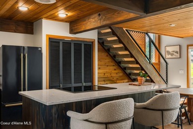 Updated townhome in a tucked-away, lovely waterfront community - photo 18