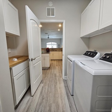 Assumable Mortgage at low interest rate !! Corner Lot, half of - photo 21