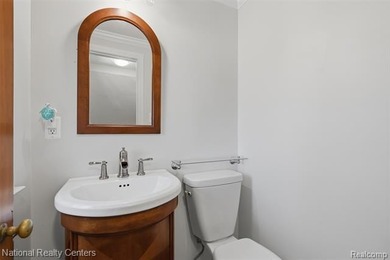 Timeless Beauty with Rare Flexible Living Space in the Heart of - photo 22