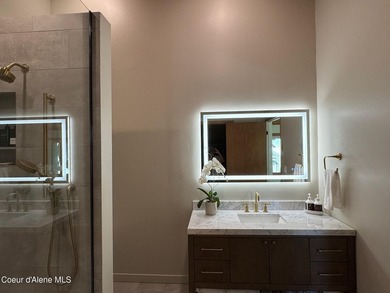 Updated townhome in a tucked-away, lovely waterfront community - photo 31