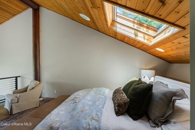 Updated townhome in a tucked-away, lovely waterfront community - photo 32