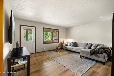 Updated townhome in a tucked-away, lovely waterfront community - photo 36